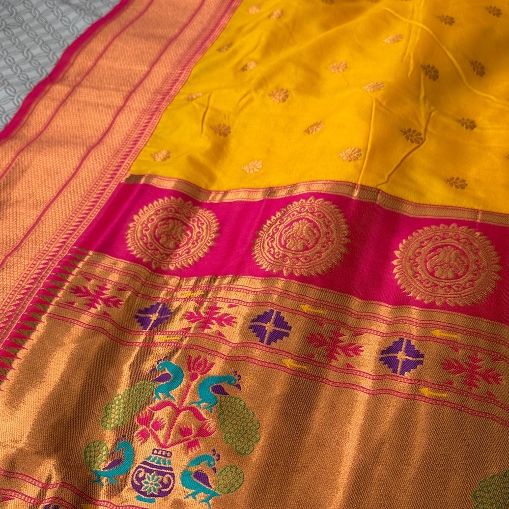 9 yards Vibrant Yellow and Red Embroidered Yeola Paithani Nauvvari sari - Picture 8 of 16